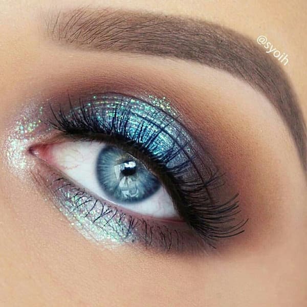 Navy Blue Eyeshadow 
