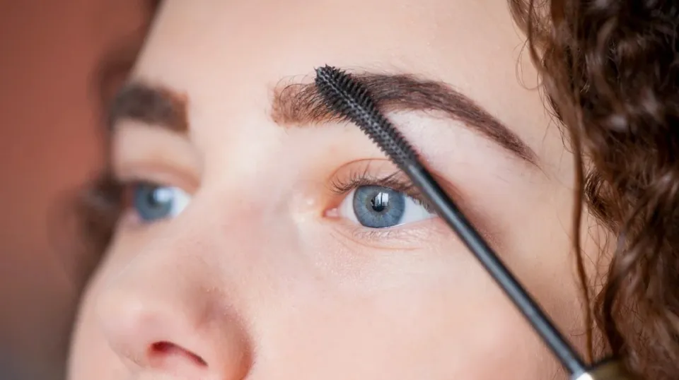 How to Darken Eyebrows? 7 Effective Ways